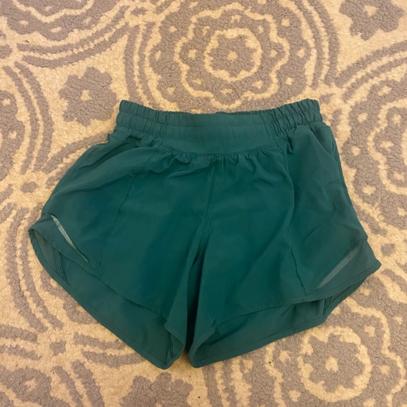 4inch size 4 Lululemon shorts (DISCONTINUED) - Picture 2 of 2